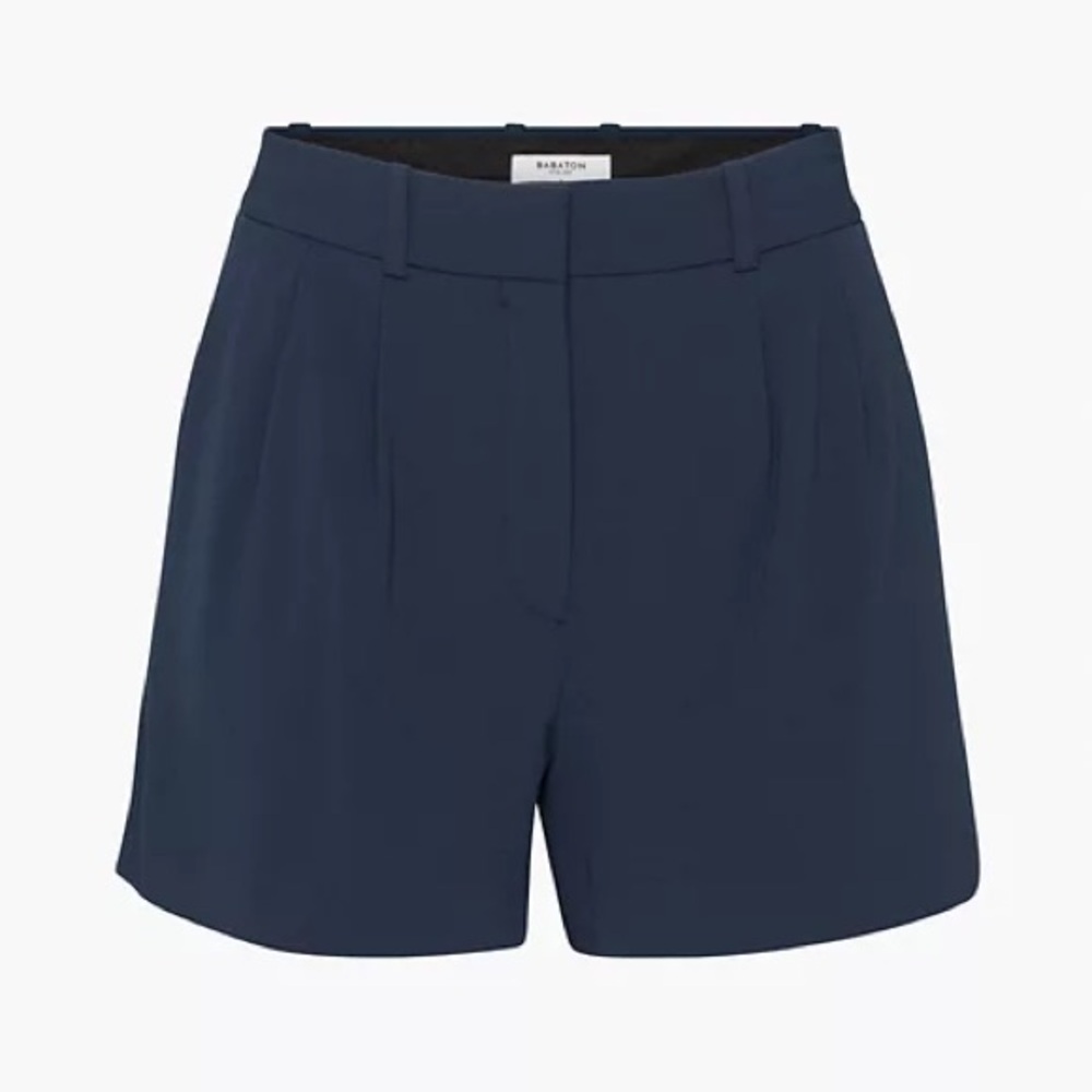 Aritzia Babaton Pleated 3" short in total eclipse